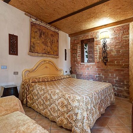 Appartamenti Alcantara E Damasco Abbadia di Montepulciano Oda fotoğraf